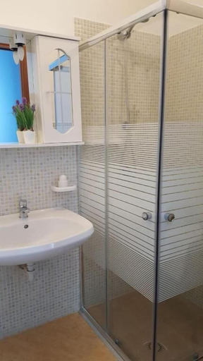 Bathroom 5, Demetra Malophoros, Trapani