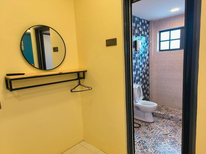 Bathroom 3, (WI-FI) Ipoh Holiday Big House double storey DR8, Kinta