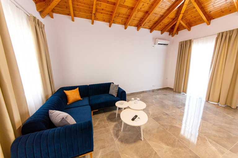 Public Area, Santa Oliva Suites, Sarandës
