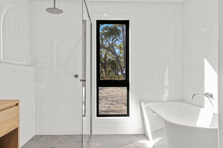 Bathroom 3, Warrawindi Escapes, Wattle Range - East