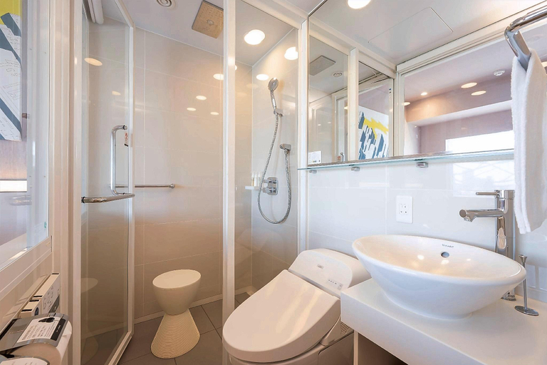 Bathroom 16