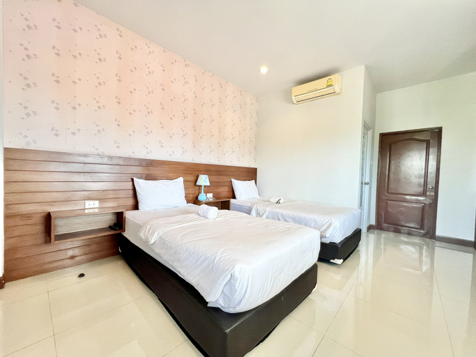 Others 4, Rungreang Hotel, K. Ban Haet