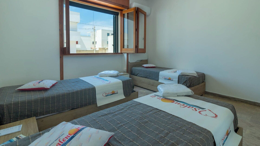 Others 5, Villa Sea Front, Lecce