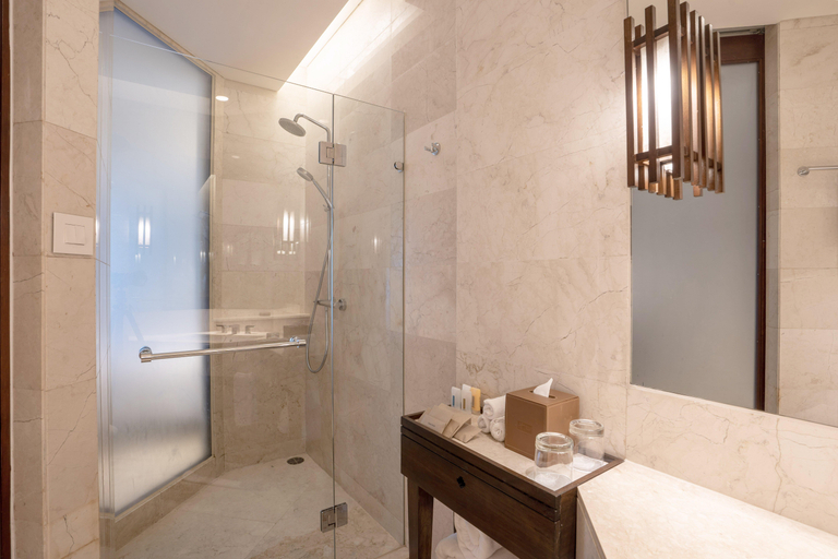 Bathroom 13