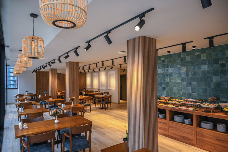 Food & Drinks 5, Landmark Hotel, Batumi