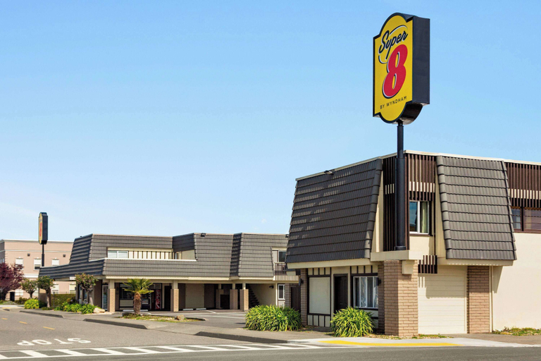 Exterior & Views 2, Super 8 by Wyndham Eureka, Humboldt