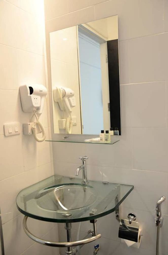 Bathroom 3, 3Howw Hostel At Sukhumvit 21, Wattana