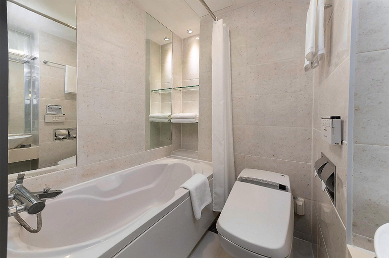 Bathroom 9