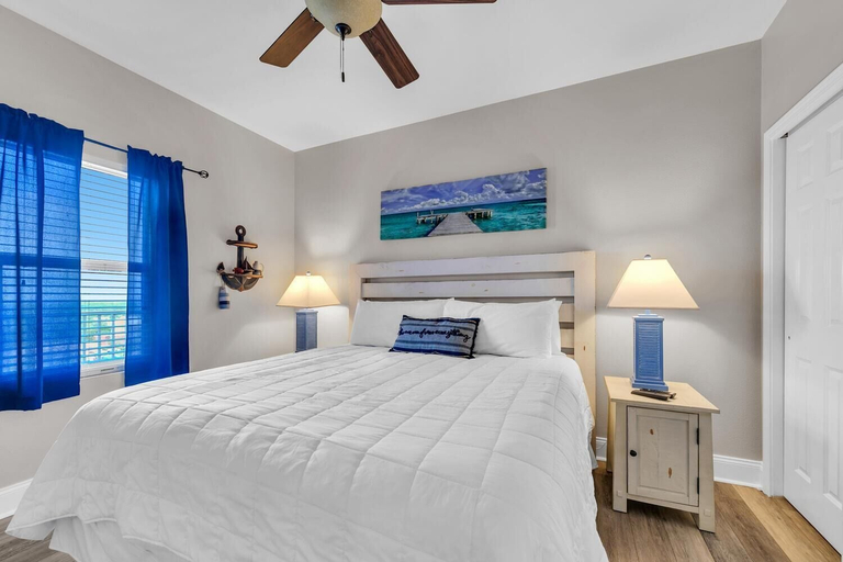 Others 5, Laketown Wharf 1627, Bay