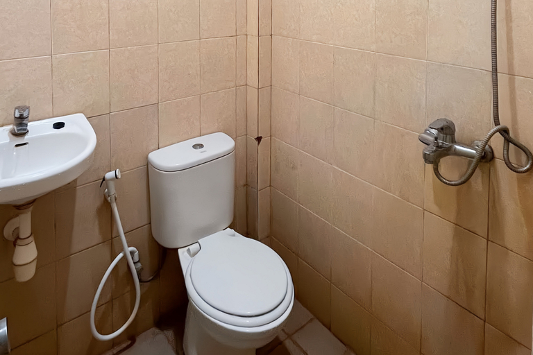 Bathroom 3, Urbanview @ Nalaya Homestay Mataram, Lombok