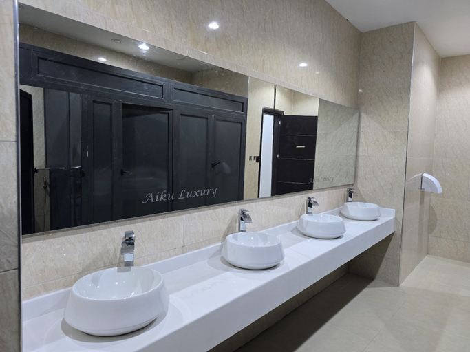 Bathroom 4, AIKU LUXURY HOTEL & RESORTS, Uyo