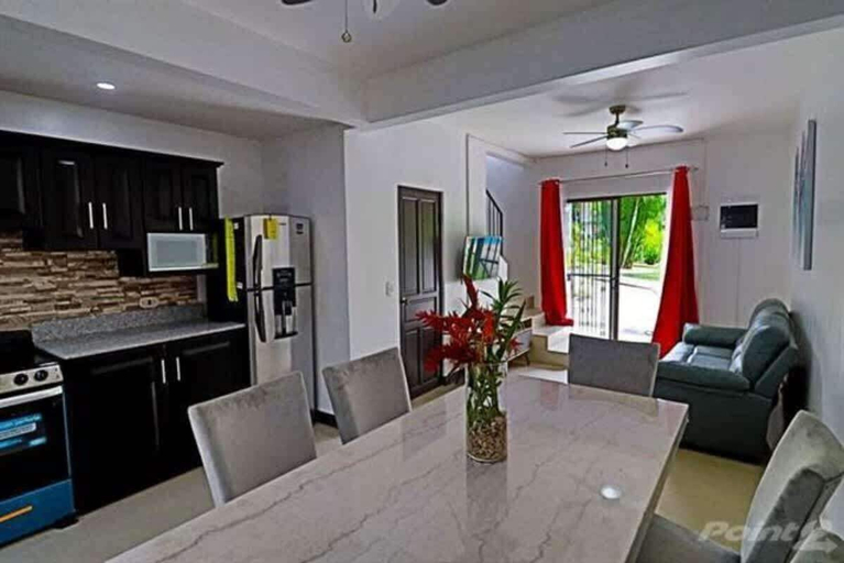 Others 3, 2-BD Unit with Pool, 2 Blocks from Beach, Carrillo