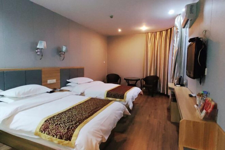 Bedroom 4, Huayi Commercial Hotel, Jiyuan shi