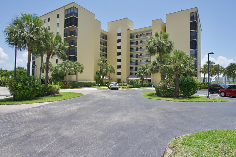 Exterior & Views 2, Windward Point #507, Lee