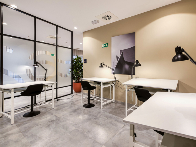 Others 5, Livensa Living Studios San Sebastián, Guipúzcoa