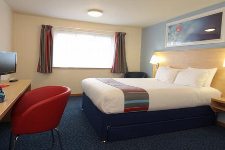Bedroom 3, Travelodge Dundee Strathmore Avenue, Dundee