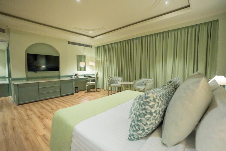 Others 5, Grandeeza Hotel by Galison, Negombo