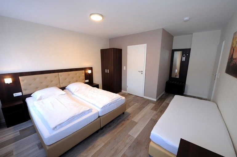 Bedroom 2, Hotel zur Post, Nienburg (Weser)