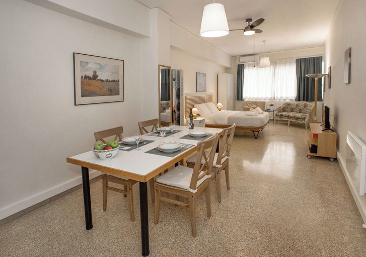 Others 4, Central apartment on pedestrian street, Attica