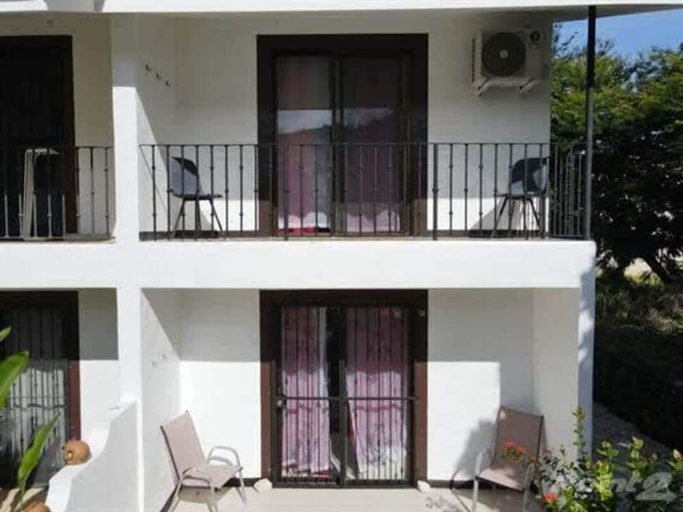 Others 4, 2-BD Unit with Pool, 2 Blocks from Beach, Carrillo