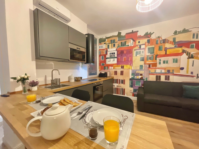 Others 3, Happy Family Apartments Soziglia, Genova