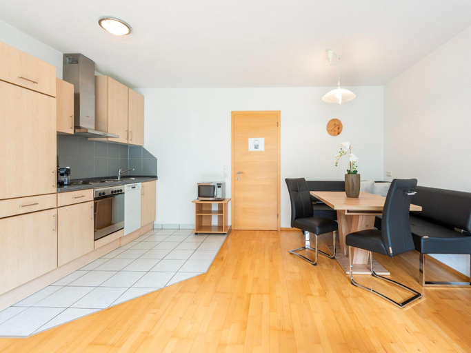Others 4, Apartment in Strengen near Ski Bus, Landeck