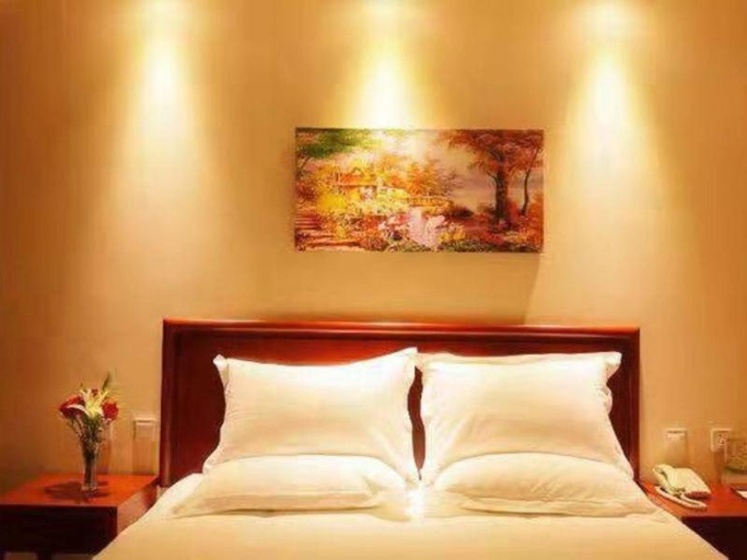 Bedroom 2, GreenTree Inn Chifeng Linxi Ronglin Homeland Express Hotel, Chifeng