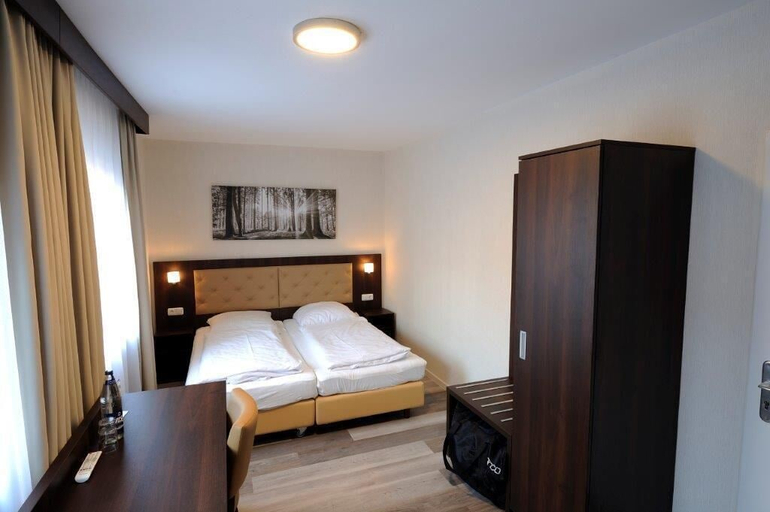 Bedroom 4, Hotel zur Post, Nienburg (Weser)