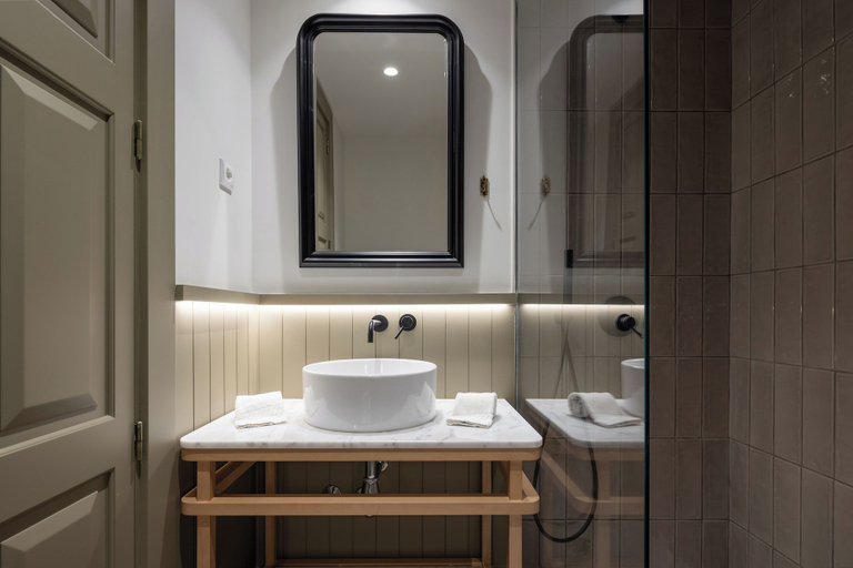 Bathroom 3, Líbere Porto Laranjais, Porto