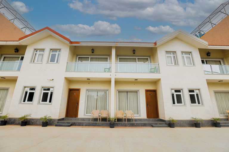 Exterior & Views 2, Hotel Mukut Mani Govardhan, Mathura