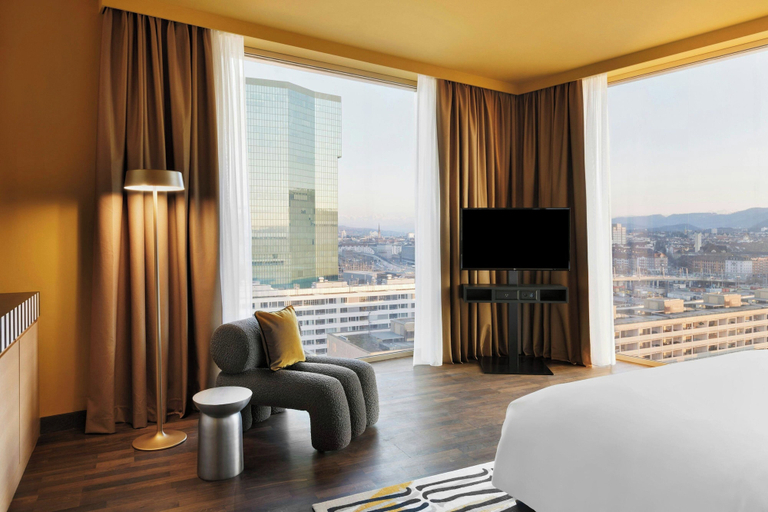 Bedroom 4, Renaissance Zürich Tower Hotel, Zürich