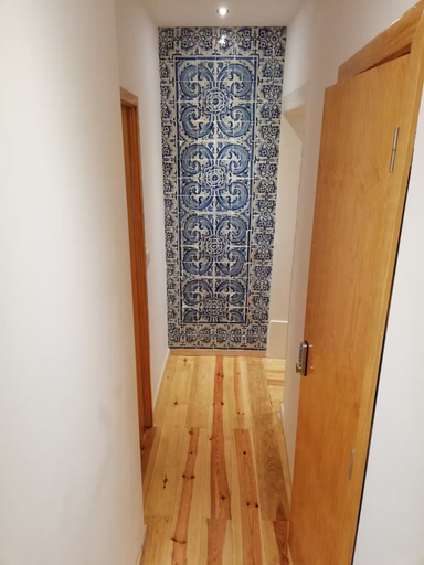 Others 4, Wooden Top With Terrace, Lisbon