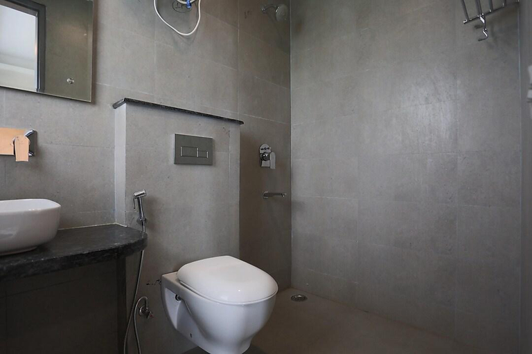 Bathroom 4, Hotel Sleepy Soul, Gurgaon