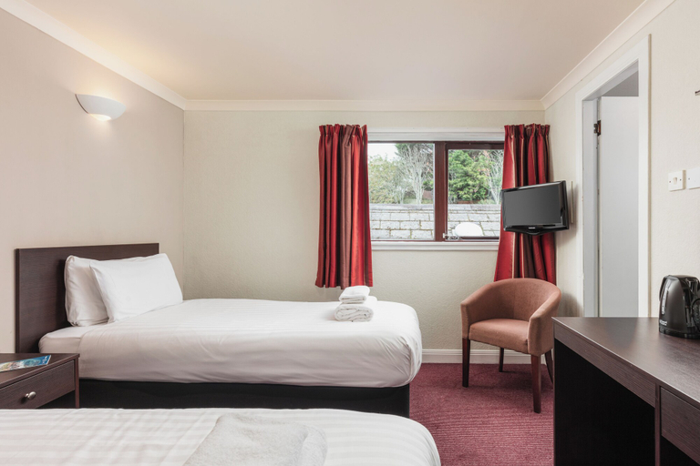 Bedroom 2, Kyle Hotel, Highland