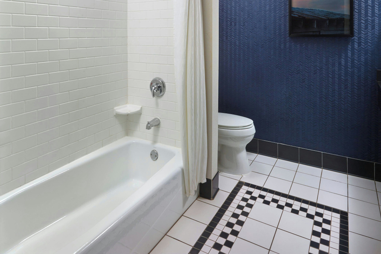 Bathroom 4, Fairfield Inn & Suites by Marriott Commerce, Banks