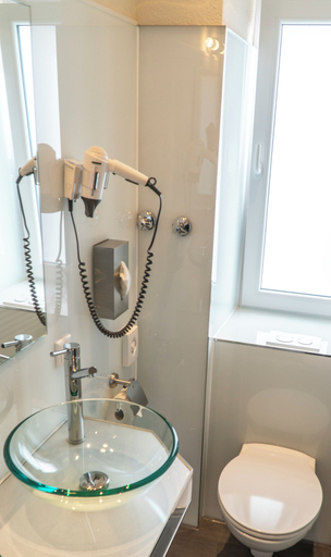 Bathroom 4, Central Hotel, Flensburg