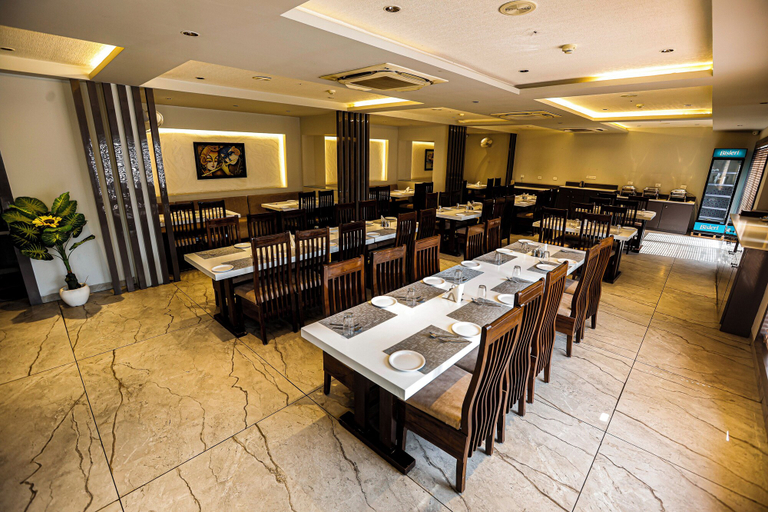 Food & Drinks 3, Hotel Mukut Mani Govardhan, Mathura