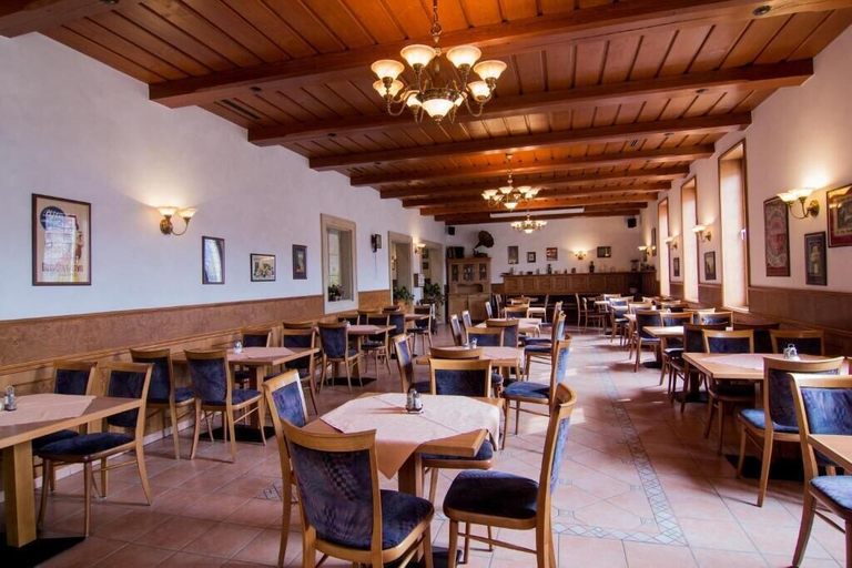 Food & Drinks 5, Hotel Avion, Praha 6
