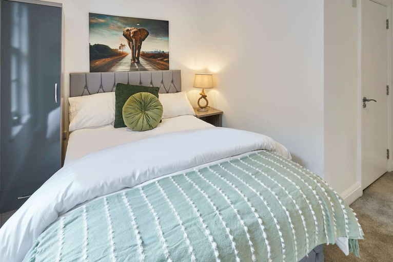Room 3, Host Stay Eton House, Slough