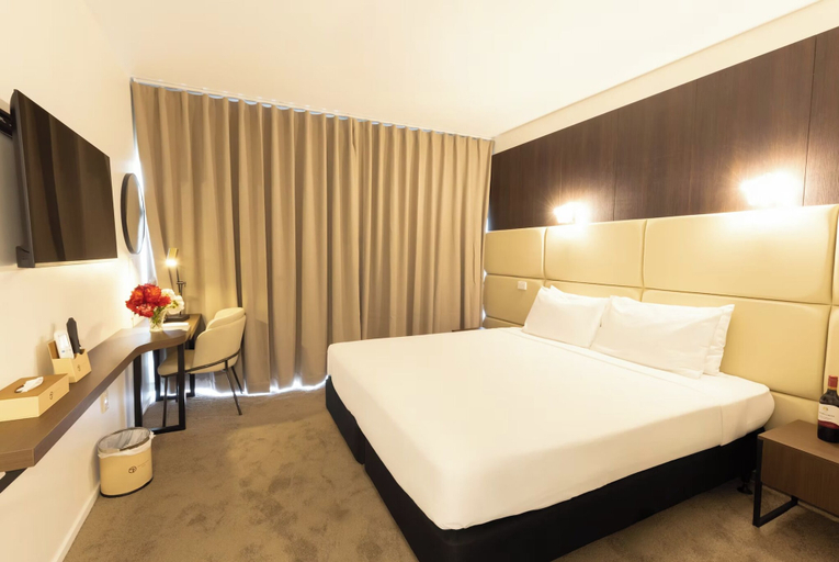Bedroom 5, Grand Riccarton Hotel, Christchurch