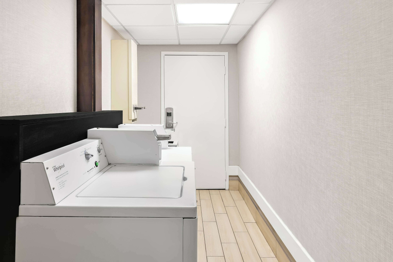 Bathroom 4, Best Western Luxbury Inn Fort Wayne, Allen