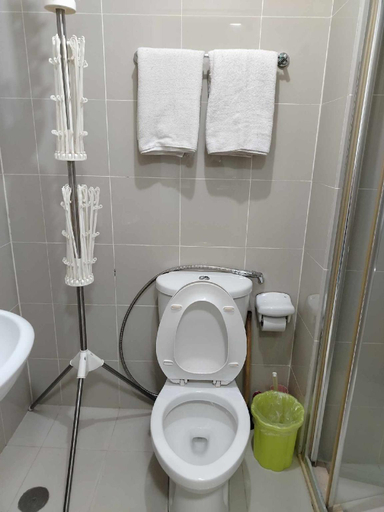 Bathroom 3, Grass residences tower3 1831, Quezon City