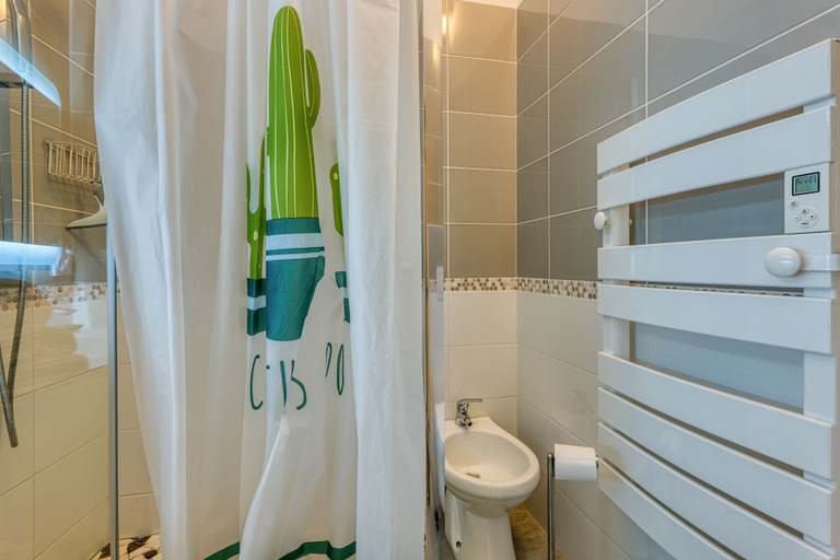 Room 4, Two Levels Apt In Historical Building, Alpes-Maritimes