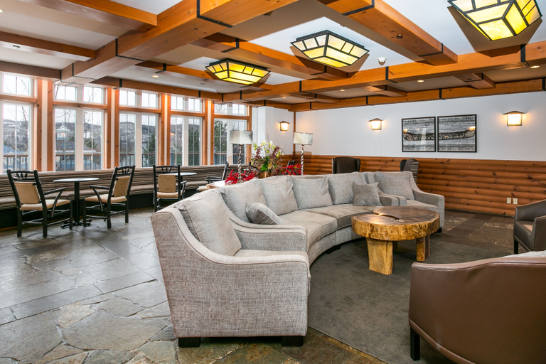 Public Area 2, Lodge de la Montagne, Les Laurentides