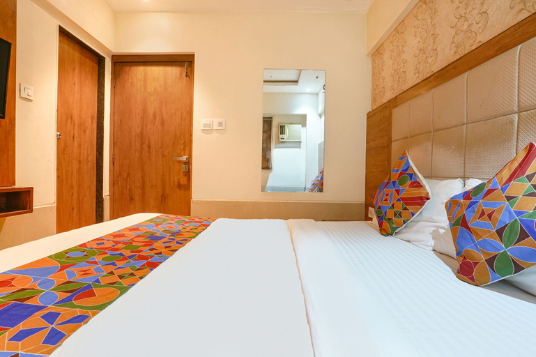 Bedroom 2, Fabhotel Regal Inn, Mumbai Suburban