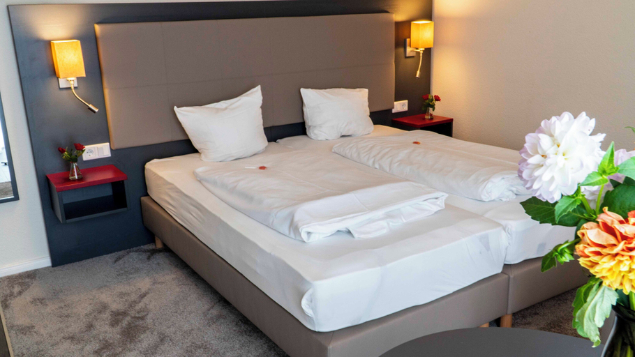 Bedroom 3, Central Hotel, Flensburg