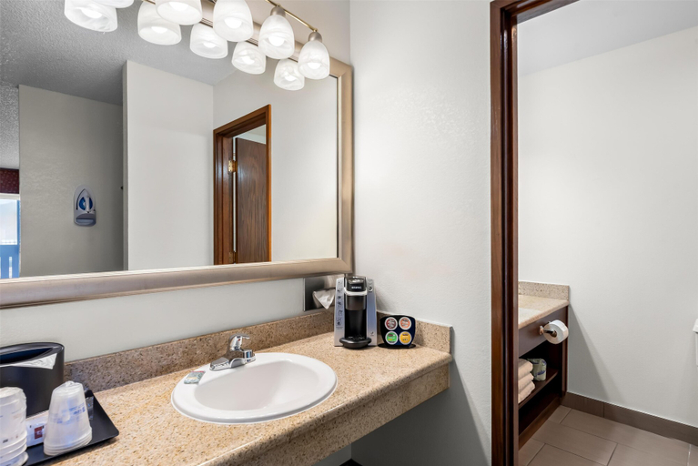 Bathroom 4, Best Western Chieftain Inn, Chelan