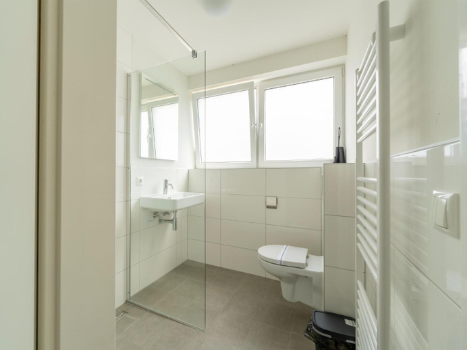 Bathroom 2, Holiday Home by Lake Beach Simonshaven, Bernisse