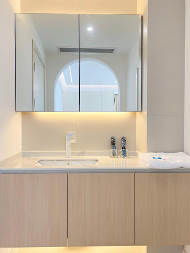 Bathroom, Eastern Hub - Three Bedroom Apt in Xintiandi, 50m from Metro, Many Shops and Malls Surrounded, Shanghai
