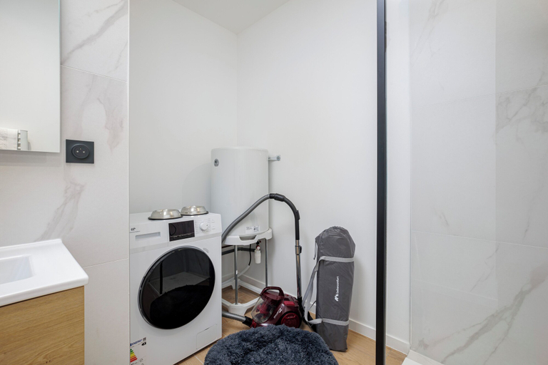 Bathroom, Château de la Roche, Rhône
